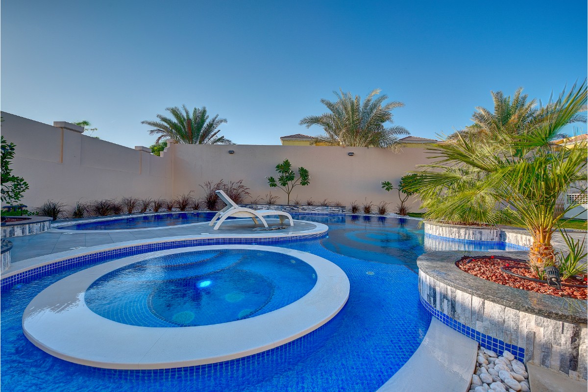Pool maintenance by Pools R Us team